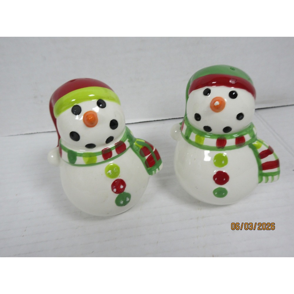 Snowman Salt and Pepper Shakers Set Christmas Holiday Ceramic Winter Decor